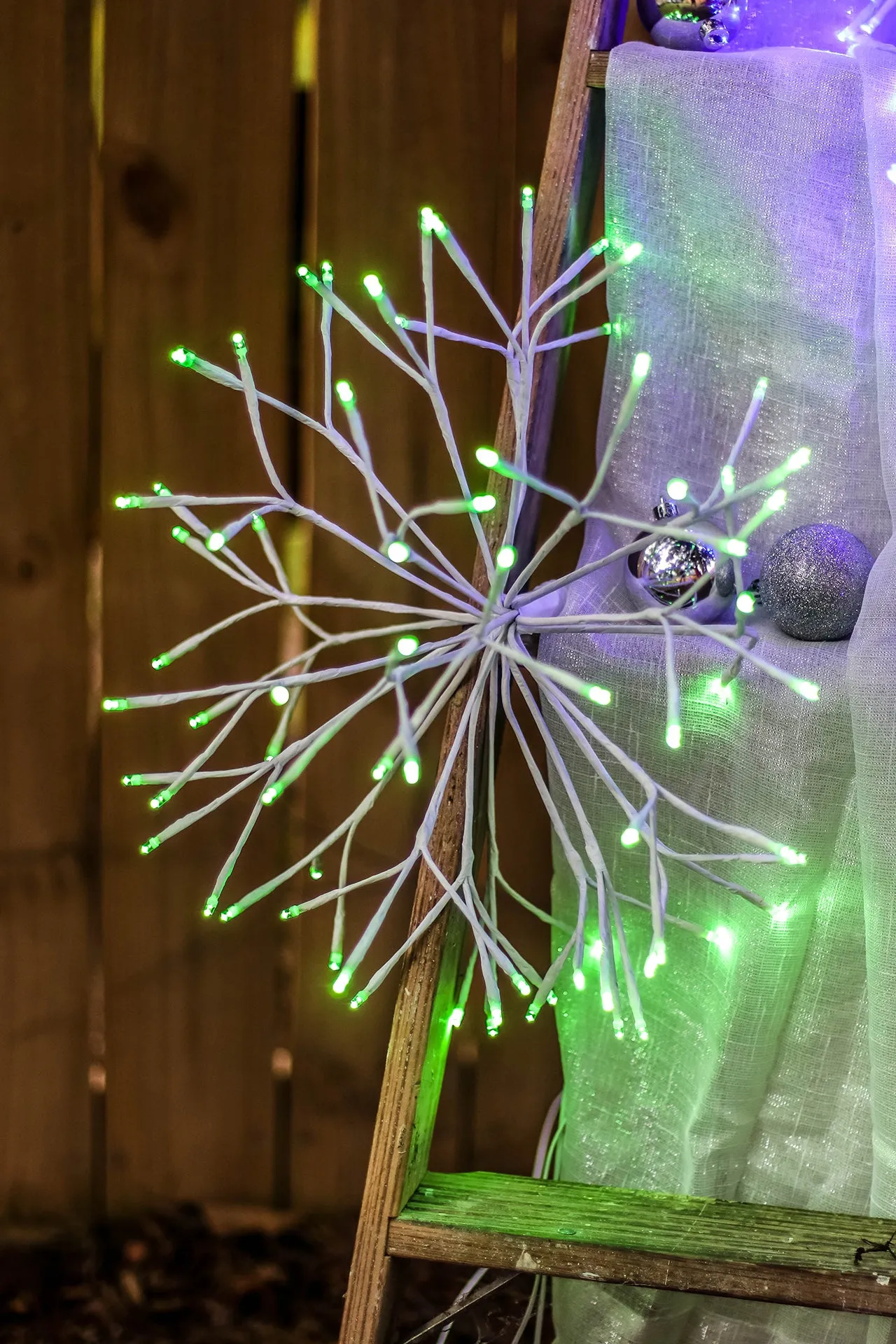 16" Twinkling LED Starburst Clusters