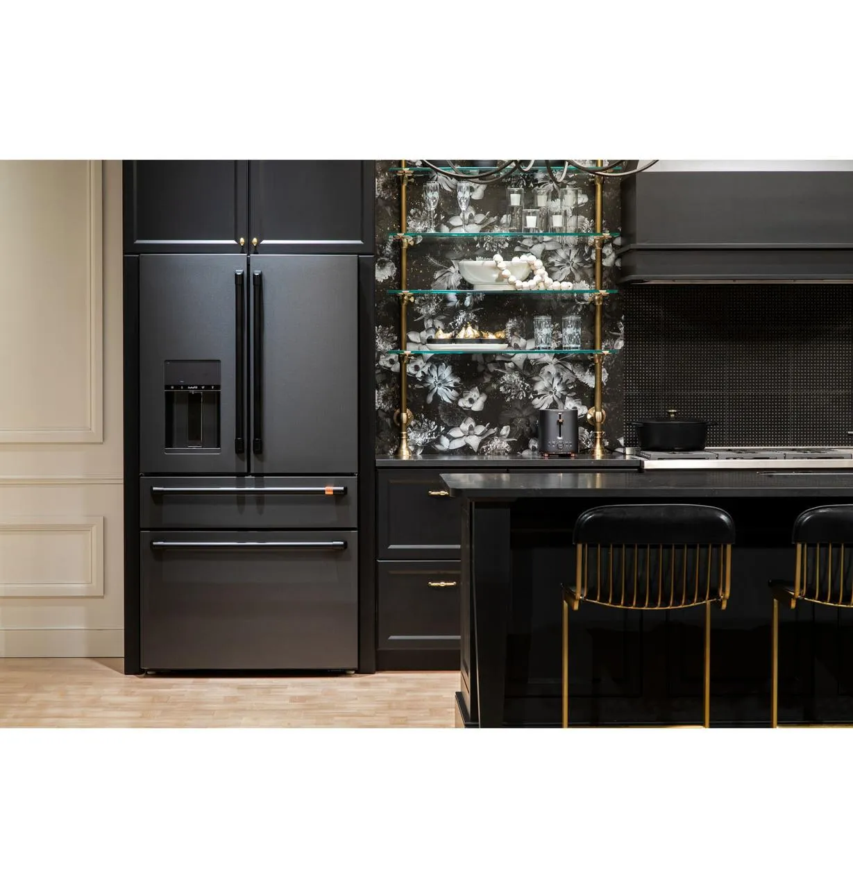 Cafe CVE28DP3ND1 Caf(eback)™ ENERGY STAR® 27.8 Cu. Ft. Smart 4-Door French-Door Refrigerator