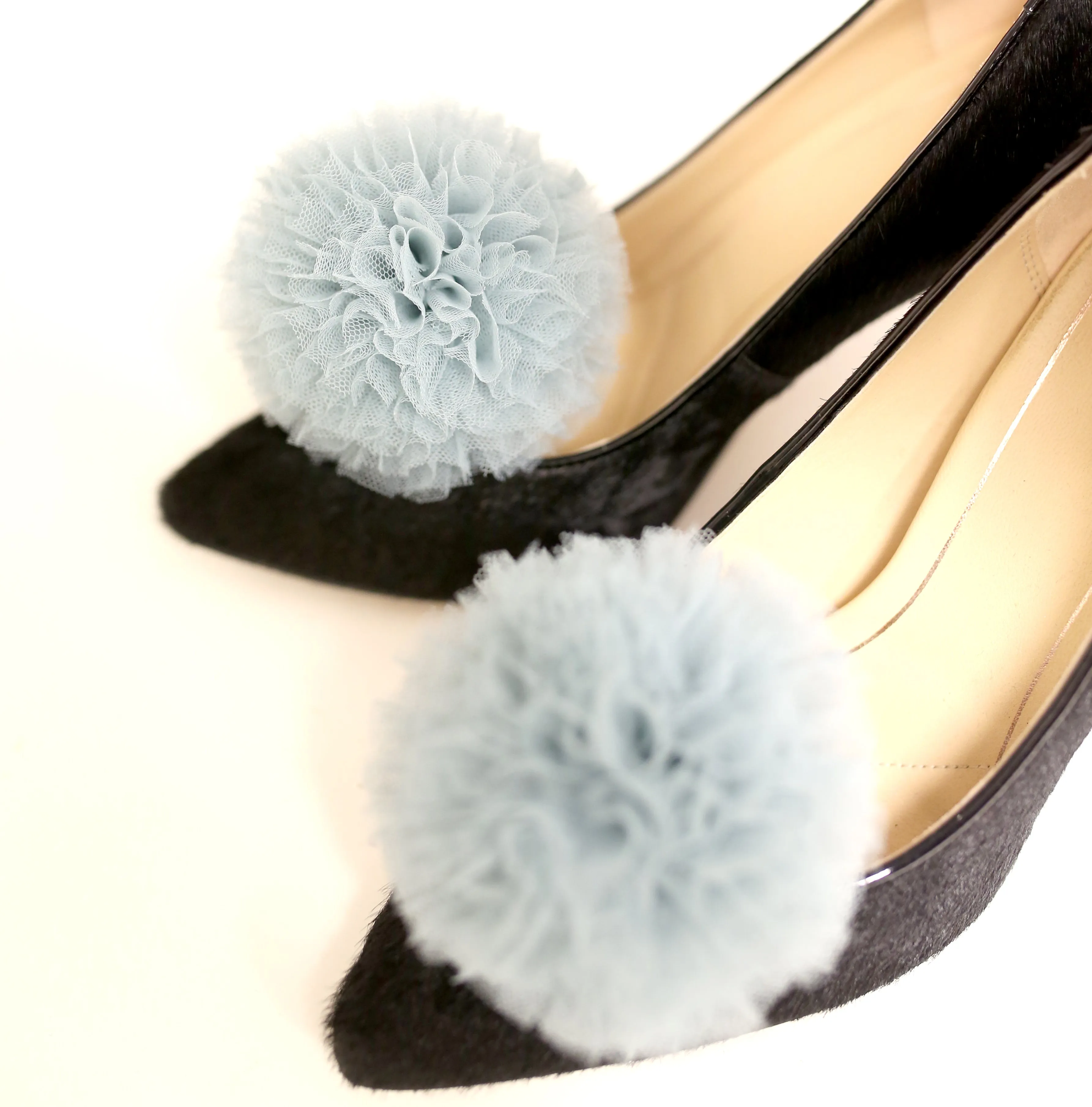 Dove Tulle Pompom Shoe Clips