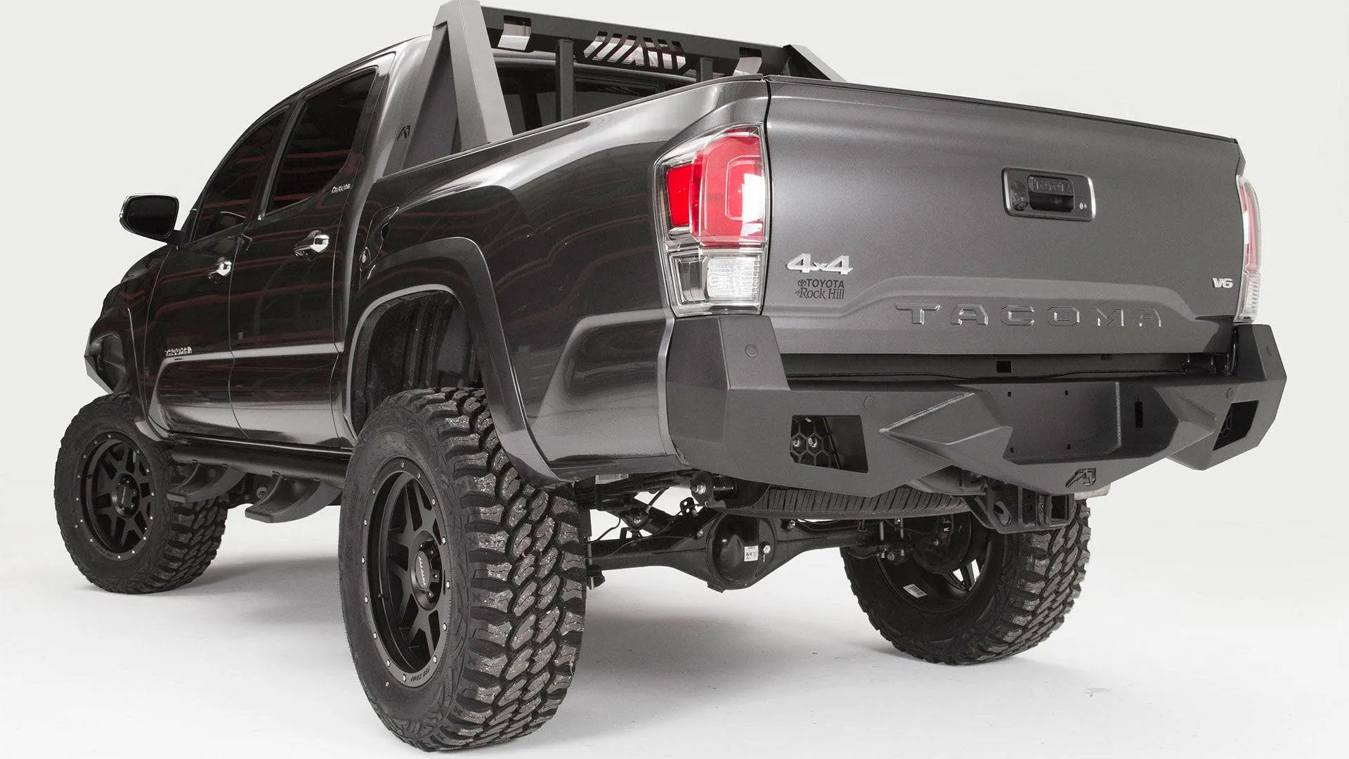 Fab Fours Vengeance Series Rear Bumper - 2023-2016 Toyota Tacoma (TT16-E3651-1)