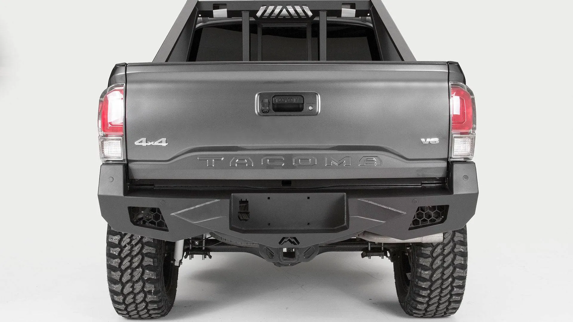 Fab Fours Vengeance Series Rear Bumper - 2023-2016 Toyota Tacoma (TT16-E3651-1)
