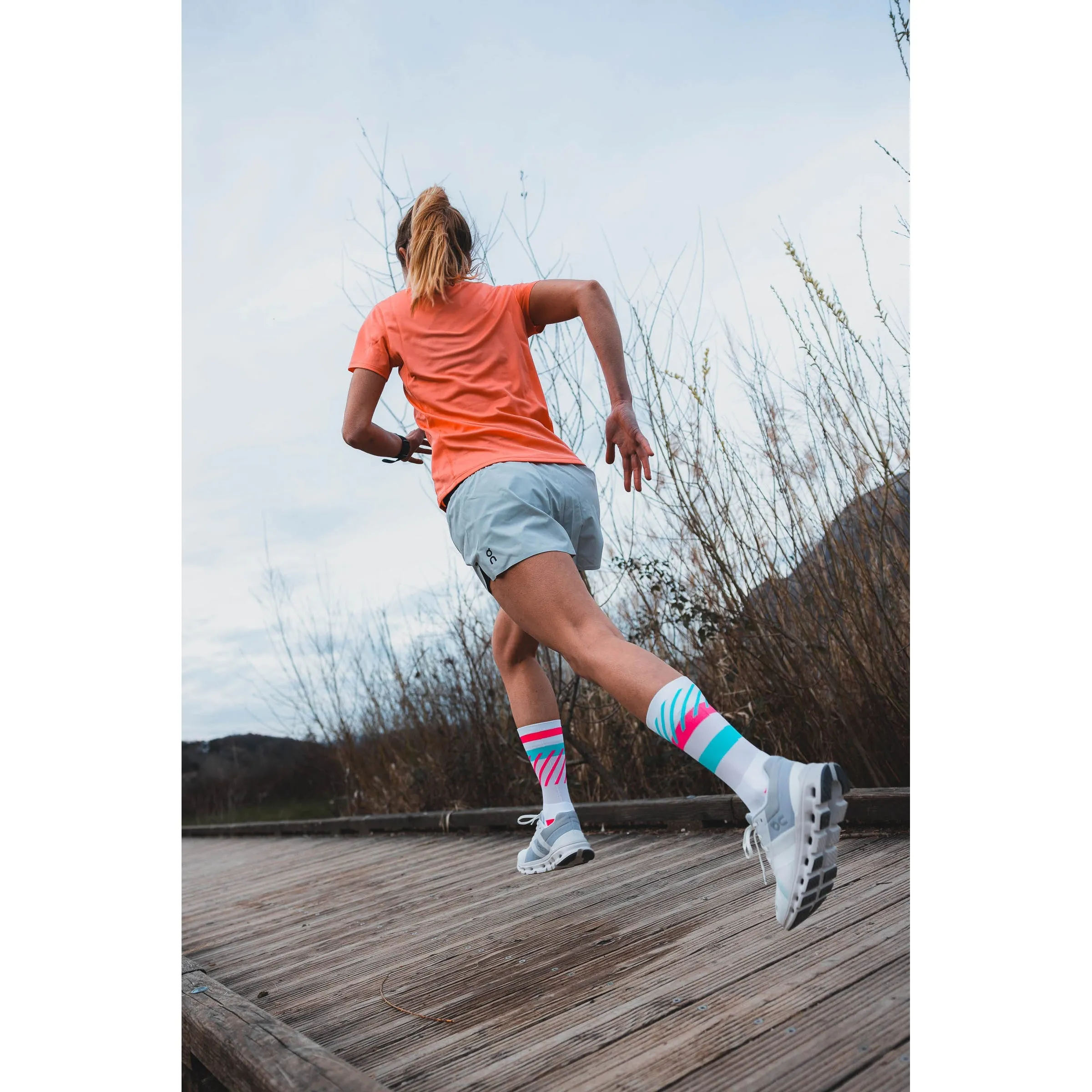 INCYLENCE RUNNING SOCKS - DISRUPTS PINK CYAN