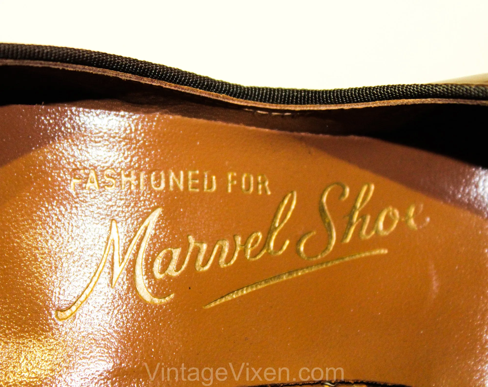 Size 6 Brown 40s Shoes with Decorative Clips - Unworn 1940s Beautiful Leather 3 1/2 Inch Heels - Fall Autumn Deadstock - Deco Reptile Bows