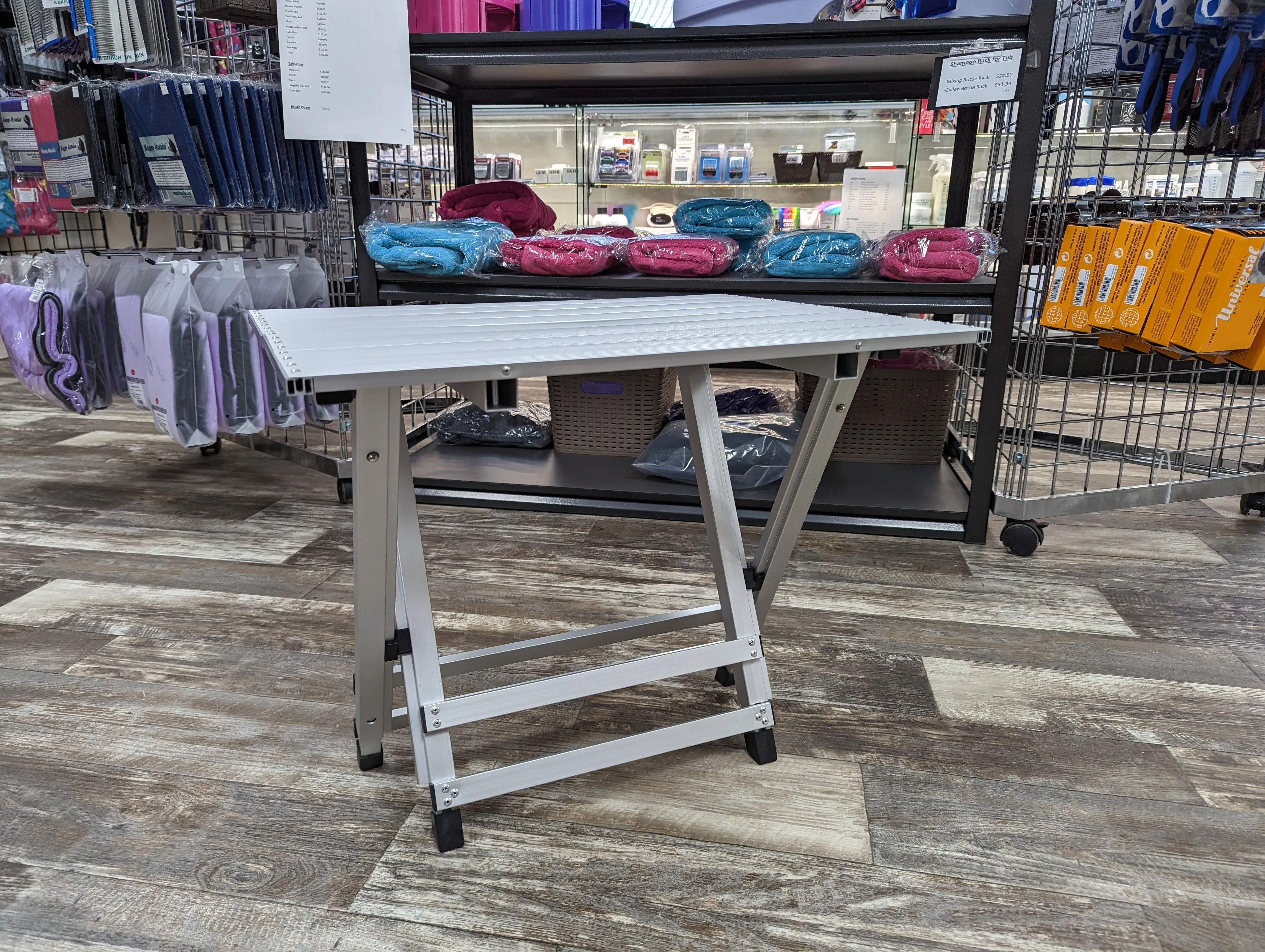 Ultra-Light Ringside Table
