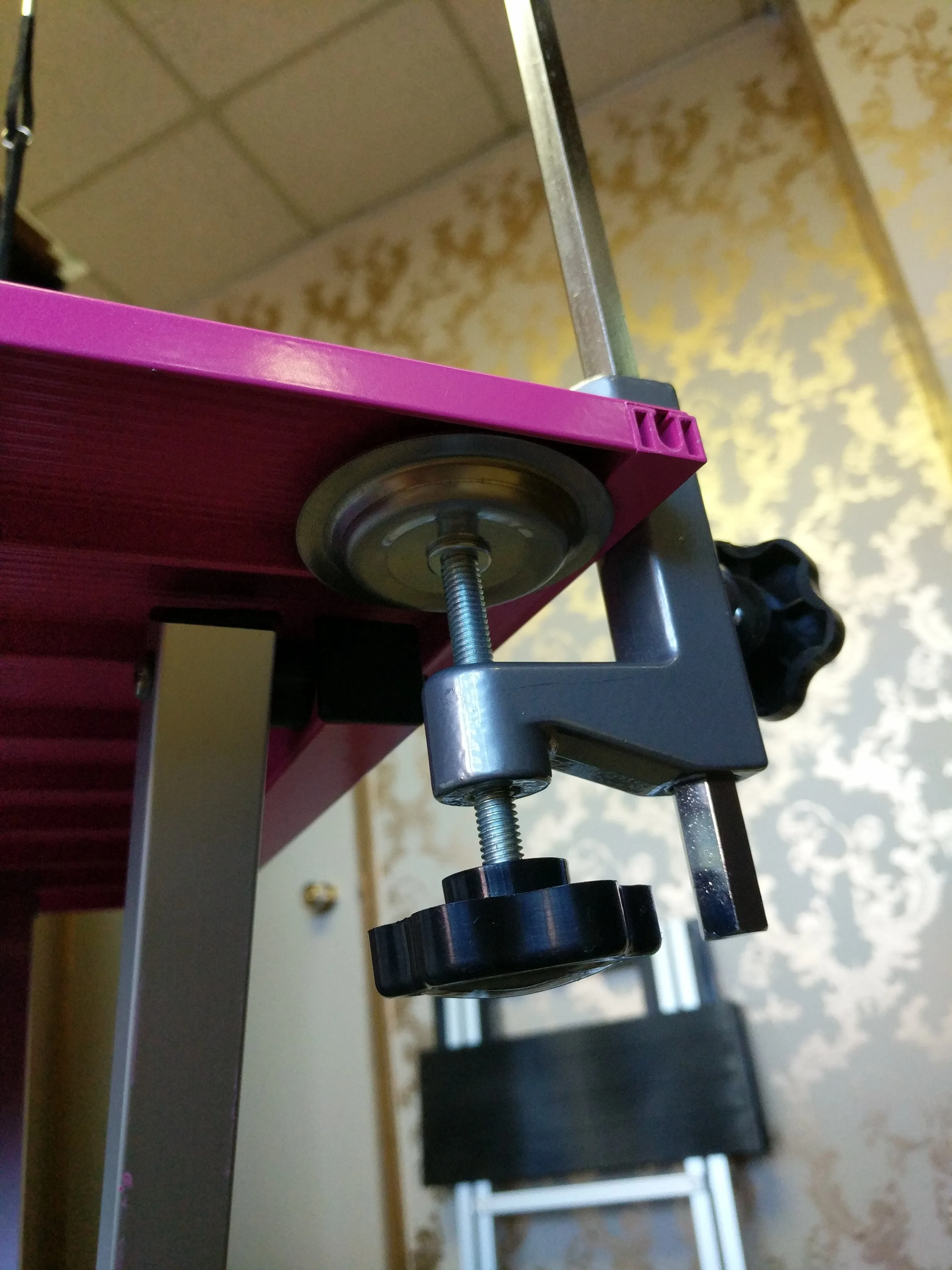 Ultra-Light Ringside Table