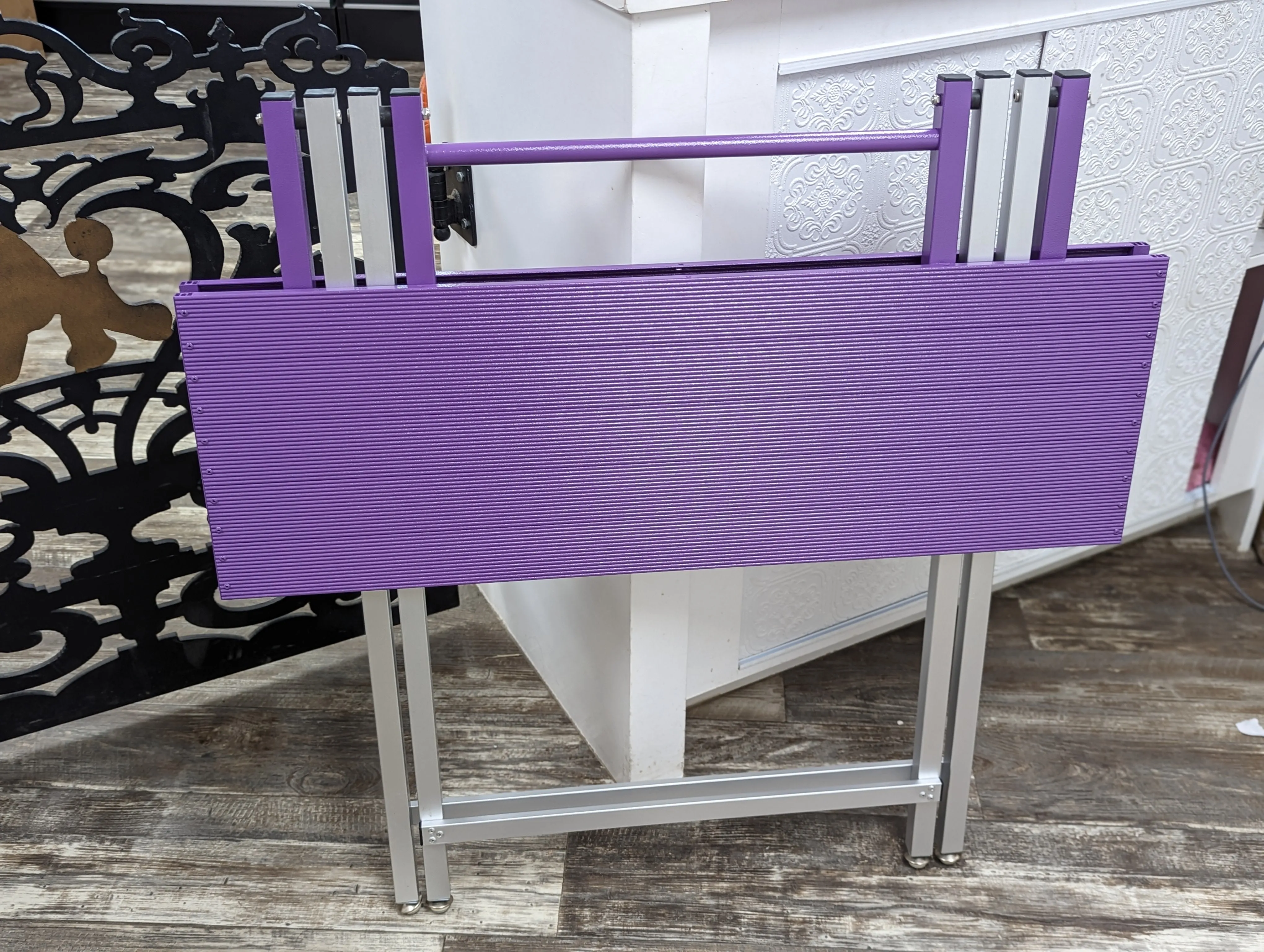 Ultra-Light Ringside Table