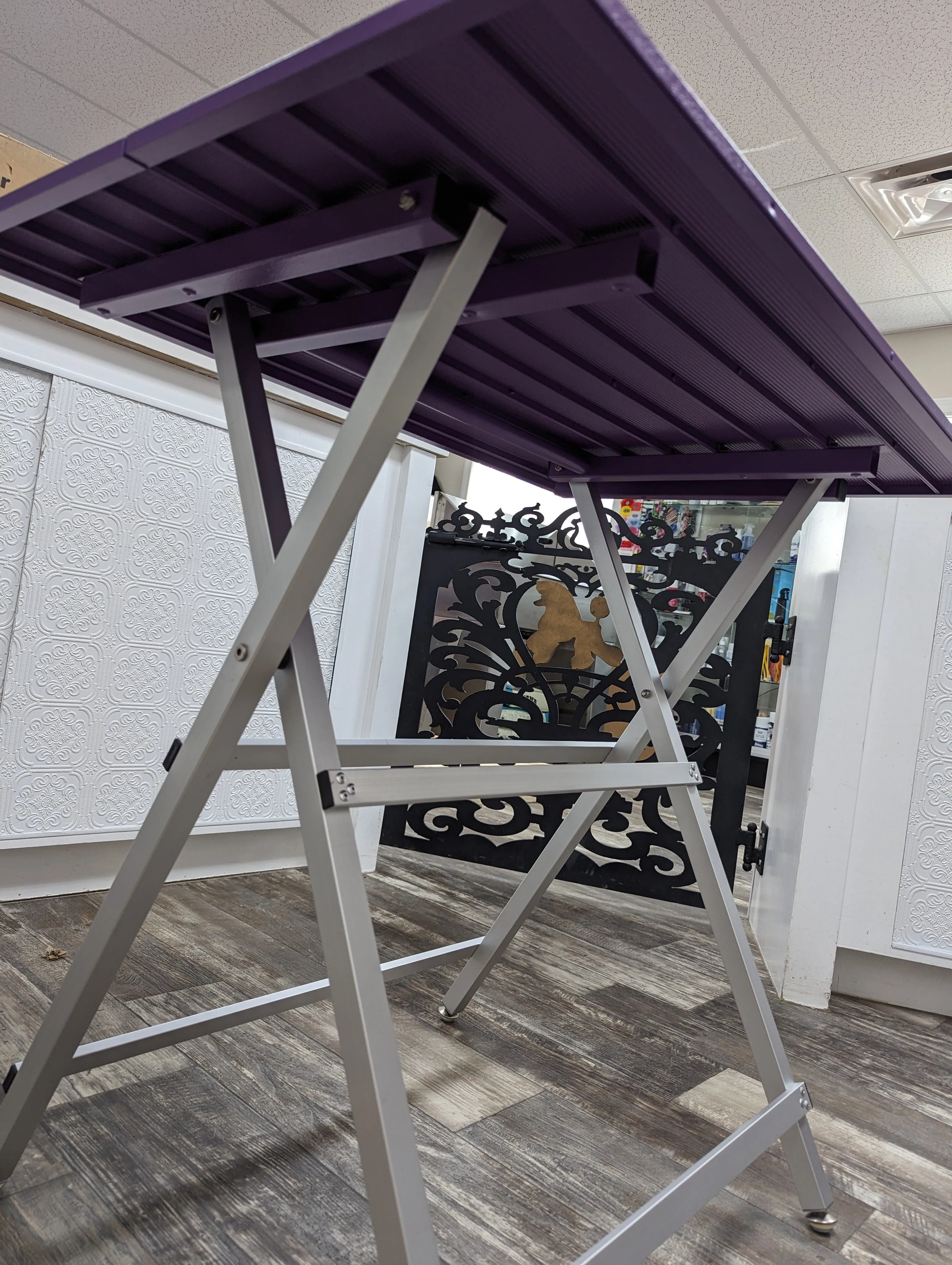 Ultra-Light Ringside Table