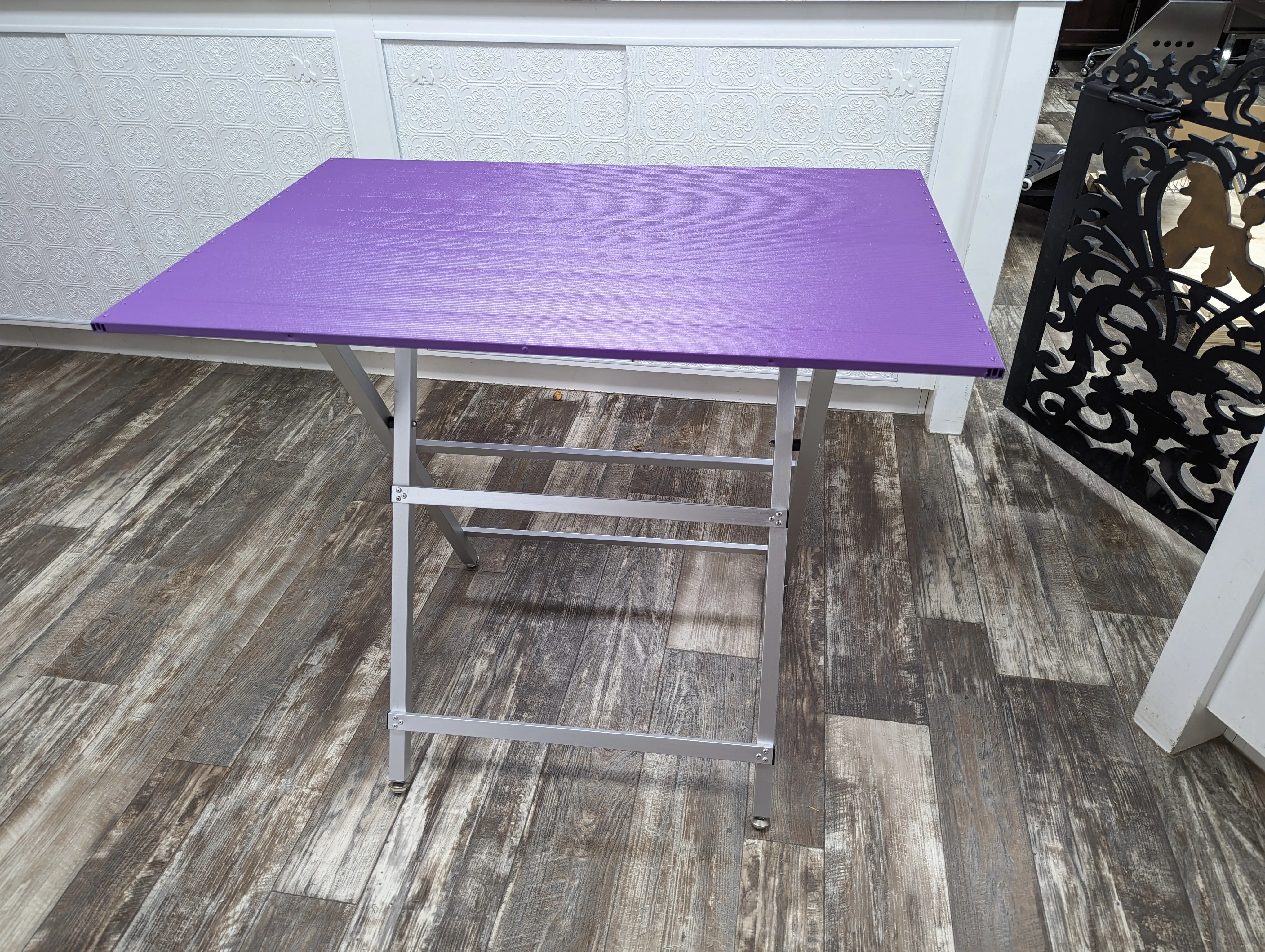Ultra-Light Ringside Table